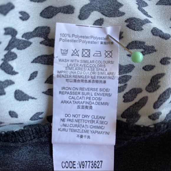 Missguided Tapestry Style Dress - Picture 5 of 7